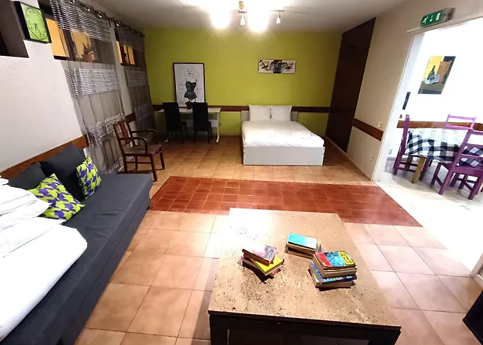 Spacious Economic Center Porto Flat